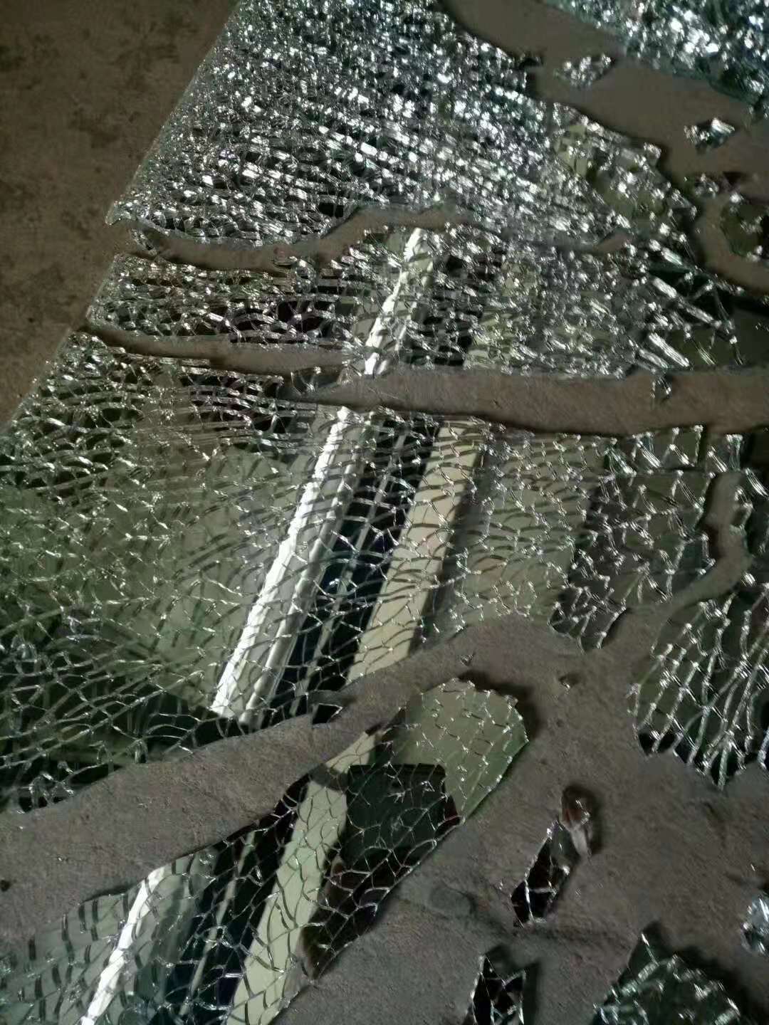 可钢化镜玻璃