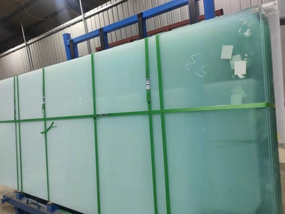 夹丝玻璃