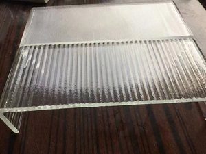 U玻